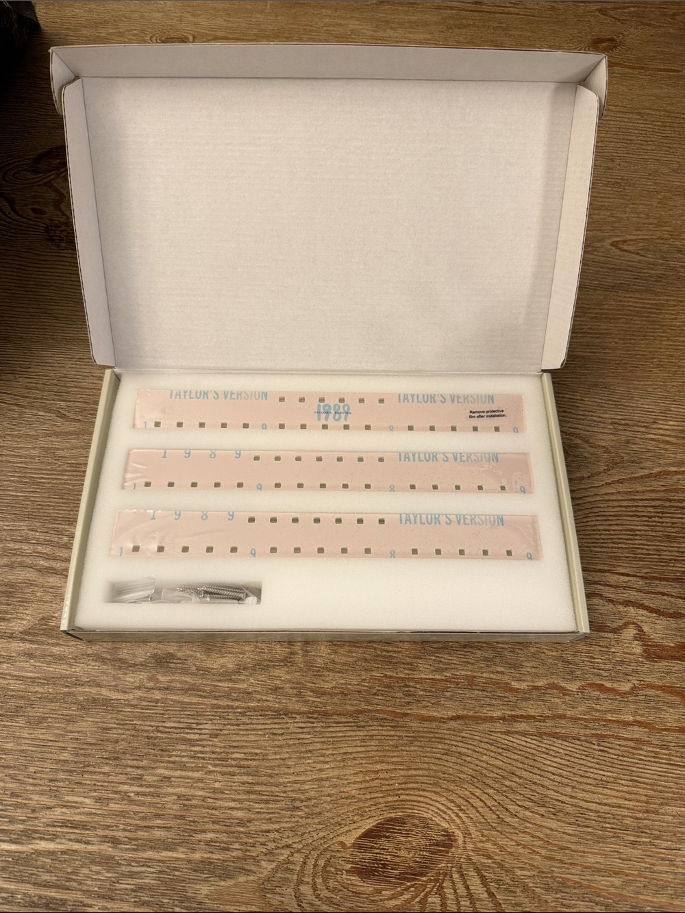1989 Taylor’s version film strip 4 CD shelf new in box
